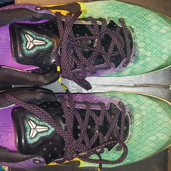 Kobe 8 Easter - Picture 2 of 10